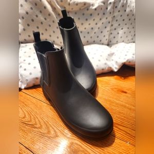 NWOT Hunter Original Refined Chelsea Rain Boots